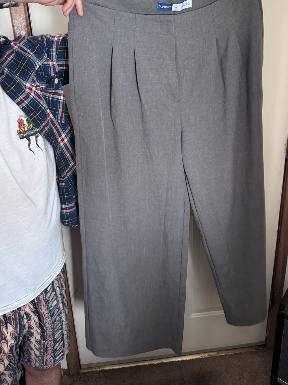 Old Navy womenās Gray Pleated wide leg Pants